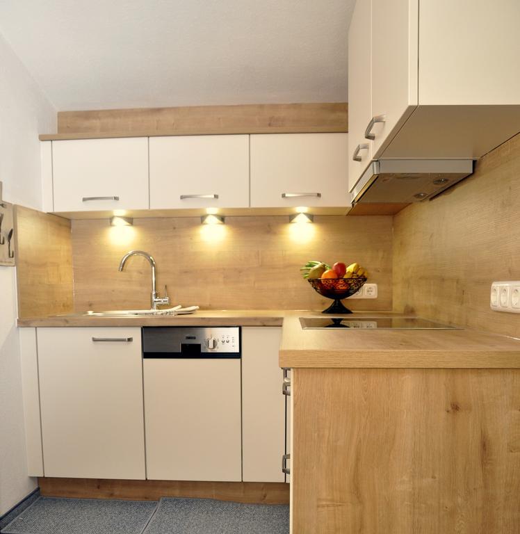 Auf Der Sonnenseite Apartment Schattwald Room photo